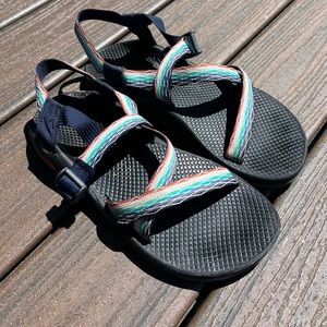 Women’s chacos z1 size 10 with rainbow straps